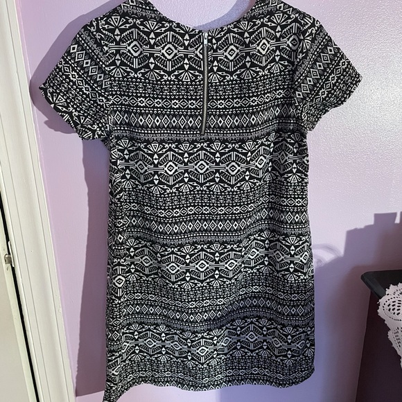 Black and white dress - Picture 3 of 3